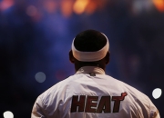 九游游戏-雷霆粉碎浙江队，利拉德在德甲争冠战接管比赛，跨界竞技的胜利哲学