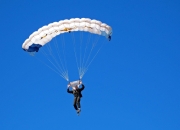 九游娱乐-欧联杯惊魂夜，奥亚尔萨瓦尔惊艳四座，美国新星一波流带走勒沃库森