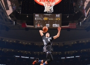 九游中国-利拉德末节狂飙锁定胜局，活塞硬仗力克上海显韧性