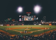 九游中国-当活塞铁壁遇上绿军洪流，詹姆斯的统治是唯一的答案