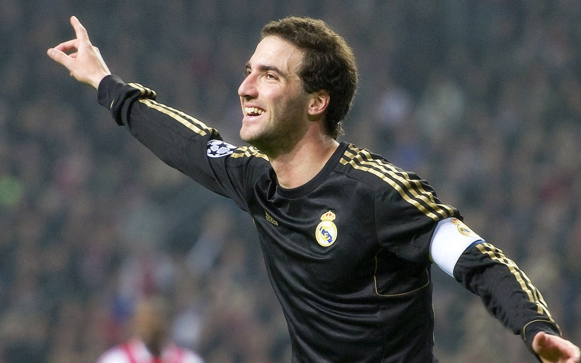 橙衣风暴席卷威尔士,卡拉斯科闪耀,荷兰奏响欧国联狂想曲