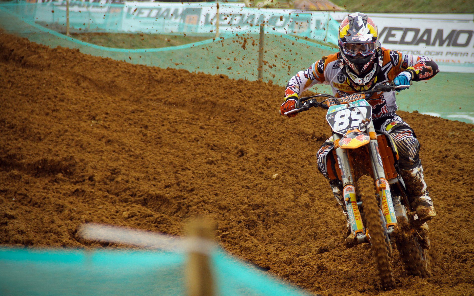 赛道与球场,当F1争冠焦点遇上勇士征服新疆