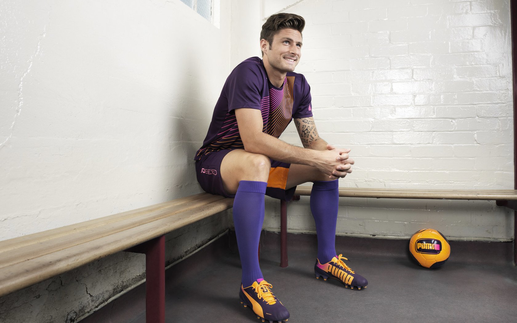 从沙漠到绿茵场，沙特新势力崛起与苏亚雷斯在美加墨世界杯的传奇接管