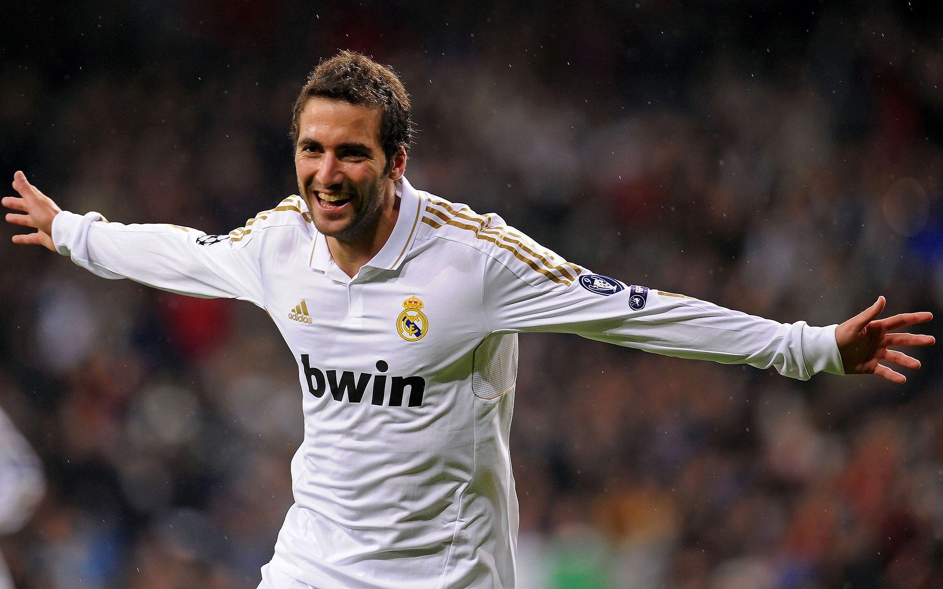 欧冠半决赛之夜,阿拉巴持续制造杀伤